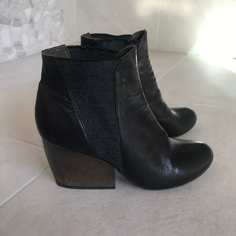 Coclico block heel ankle boots
